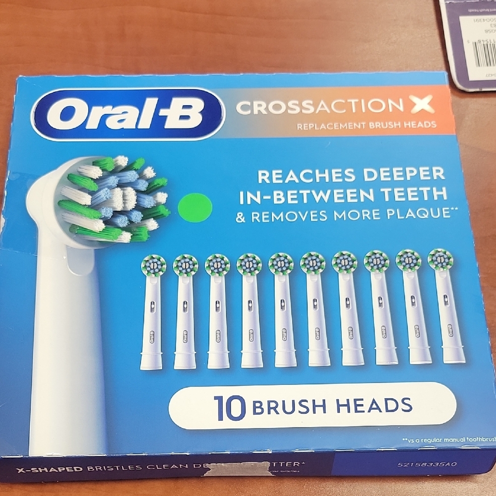 Oral-B CrossAction Replacement Brush Heads - Blue and White